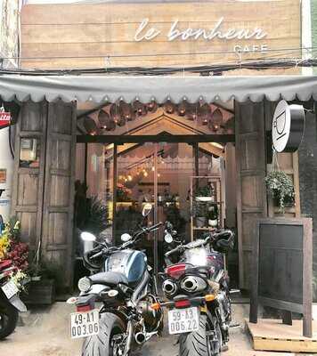 Le Bonheur Cafe