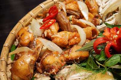 Nhà Hàng Đồi Xanh 2000