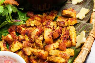 Nhà Hàng Đồi Xanh 2000