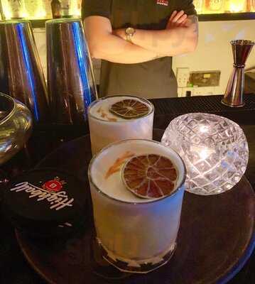 Movers And Shakers - Neighborhood Cocktail Bar