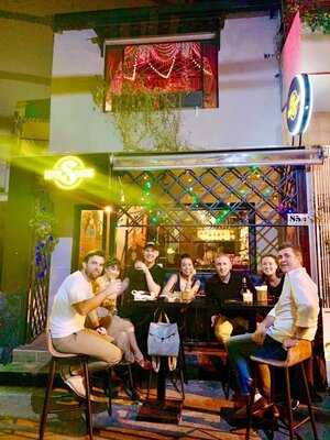 Movers And Shakers - Neighborhood Cocktail Bar