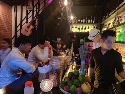 Movers And Shakers - Neighborhood Cocktail Bar