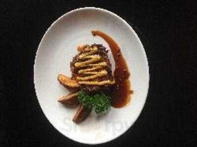 Lodge Bui Restaurant -live Music