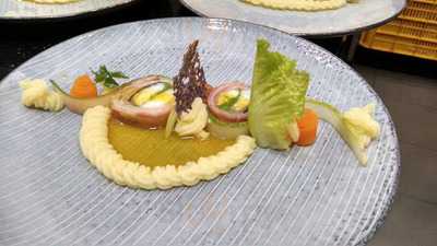 Nếp Vàng Restaurant & Coffee