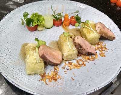 Nếp Vàng Restaurant & Coffee