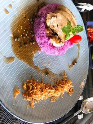 Nếp Vàng Restaurant & Coffee