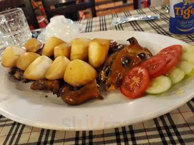 Nhung Nguoi Ban Restaurant