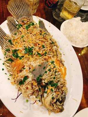 Nhung Nguoi Ban Restaurant