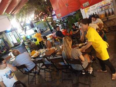 Twelve - Cơm Gà Hải Nam Singapore