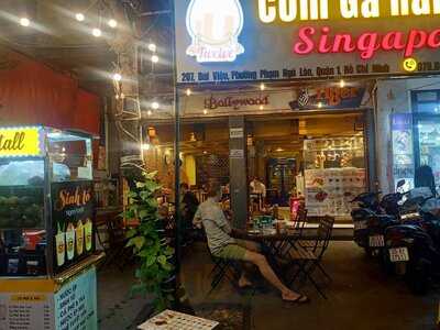 Twelve - Cơm Gà Hải Nam Singapore