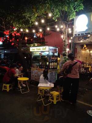 Twelve - Cơm Gà Hải Nam Singapore