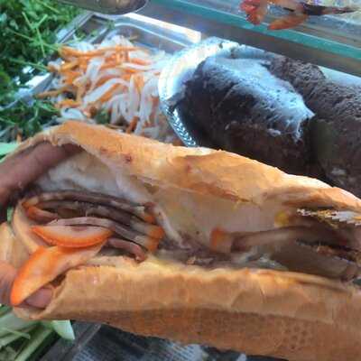 Bánh Mì A Vĩ