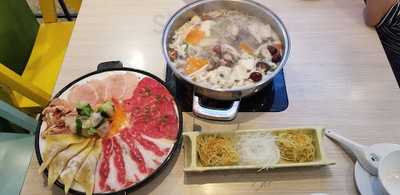 Viet Street Vincom Center Đồng Khởi