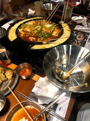 Viet Street Vincom Center Đồng Khởi