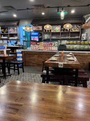 Viet Street Vincom Center Đồng Khởi