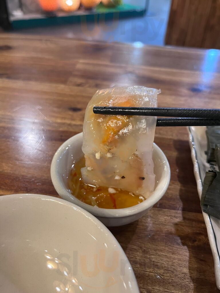 Viet Street Vincom Center Đồng Khởi