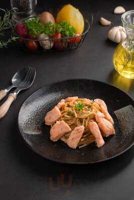 Downtown Steakhouse - Hoa Mai