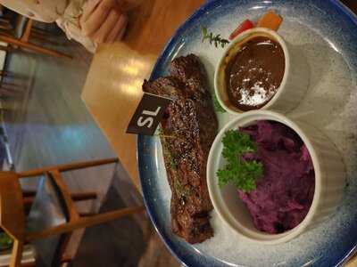 Downtown Steakhouse - Hoa Mai