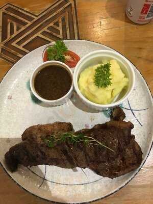 Downtown Steakhouse - Hoa Mai