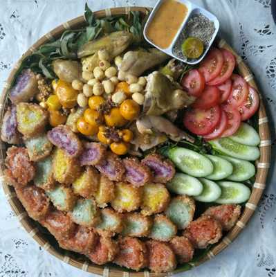 Gà Bó Xôi Tre Việt