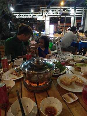 Nhà Hàng Hải Sản Biển Đông