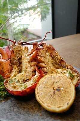 Zumwhere Ngo Thoi Nhiem