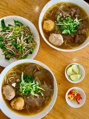 Quán Yến Hương Giang - Bún Bò Huế