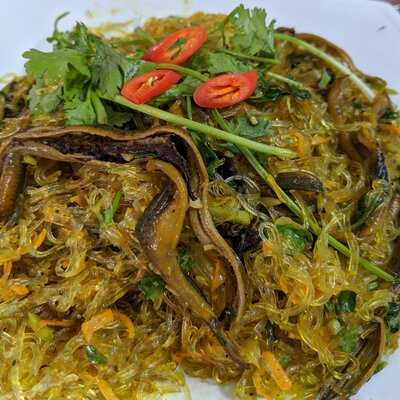 Miến Lươn Xứ Nghệ, Kim Liên