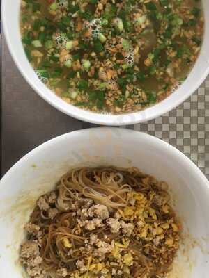 Hủ Tiếu Nam Vang Trung Còi