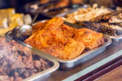 Tiệm ăn Ông Ngựa