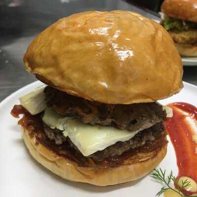 Puck Burger Bar & Cafe