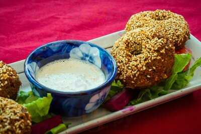 Beirut Restaurant - Villa & Pool