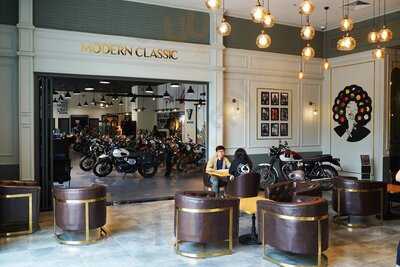 Modern Classic Cafe