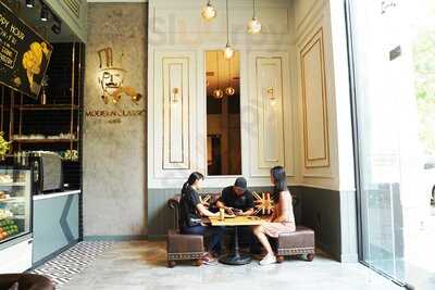 Modern Classic Cafe