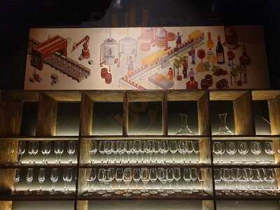 5wine Eatery & Wine Library