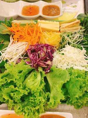 Cuon N Roll Đoàn Trần Nghiệp