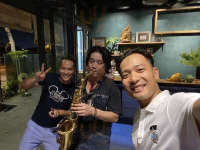 KhÓi Cafe & Restaurant