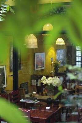 Hạ Phố Cafe
