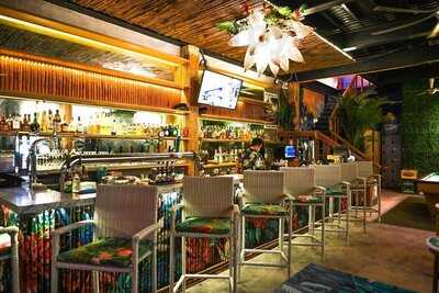 Escape Lounge And Rooftop