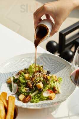 F29 Lounge & Restaurant