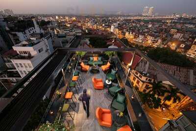 Pine & Dine Skybar And Restaurant