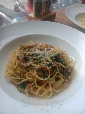 Material Cafe & Craft Beer - Western Style