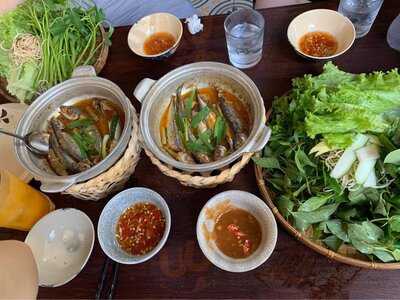 Quán Cá Nục Kho