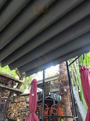 Poomba's Smokehouse Danang