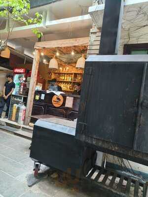 Poomba's Smokehouse Danang