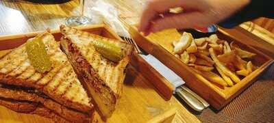 Poomba's Smokehouse Danang