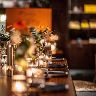 Teemayxo - Dining & Lounge