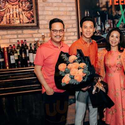 Teemayxo - Dining & Lounge