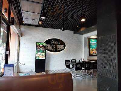 Al Fresco's Hoàng Ngân