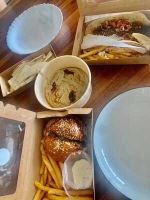 Sol Kitchen & Bar District 7